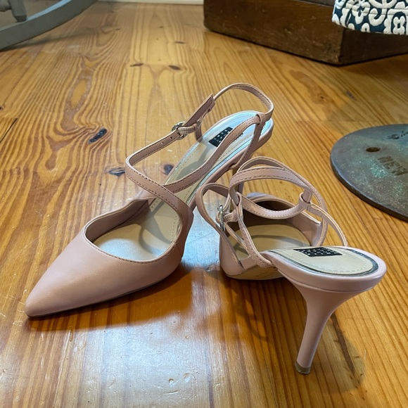 Light Pink Heals size 7.5 - Picture 1 of 4